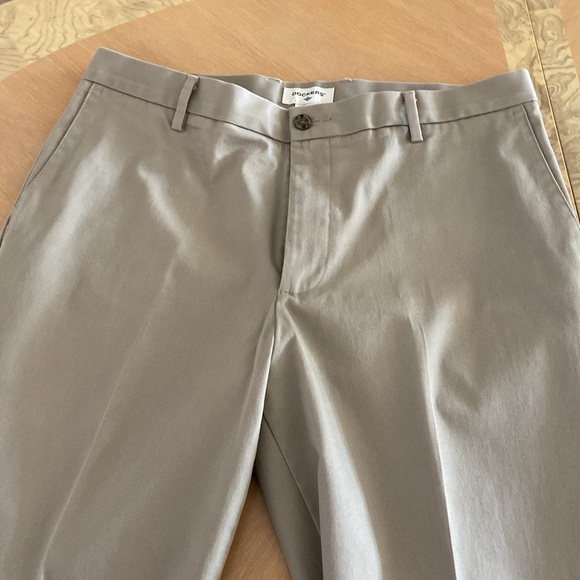 Like New Dockers Classic Fit Khaki Dress Pants (Size 36x30) - Picture 6 of 6